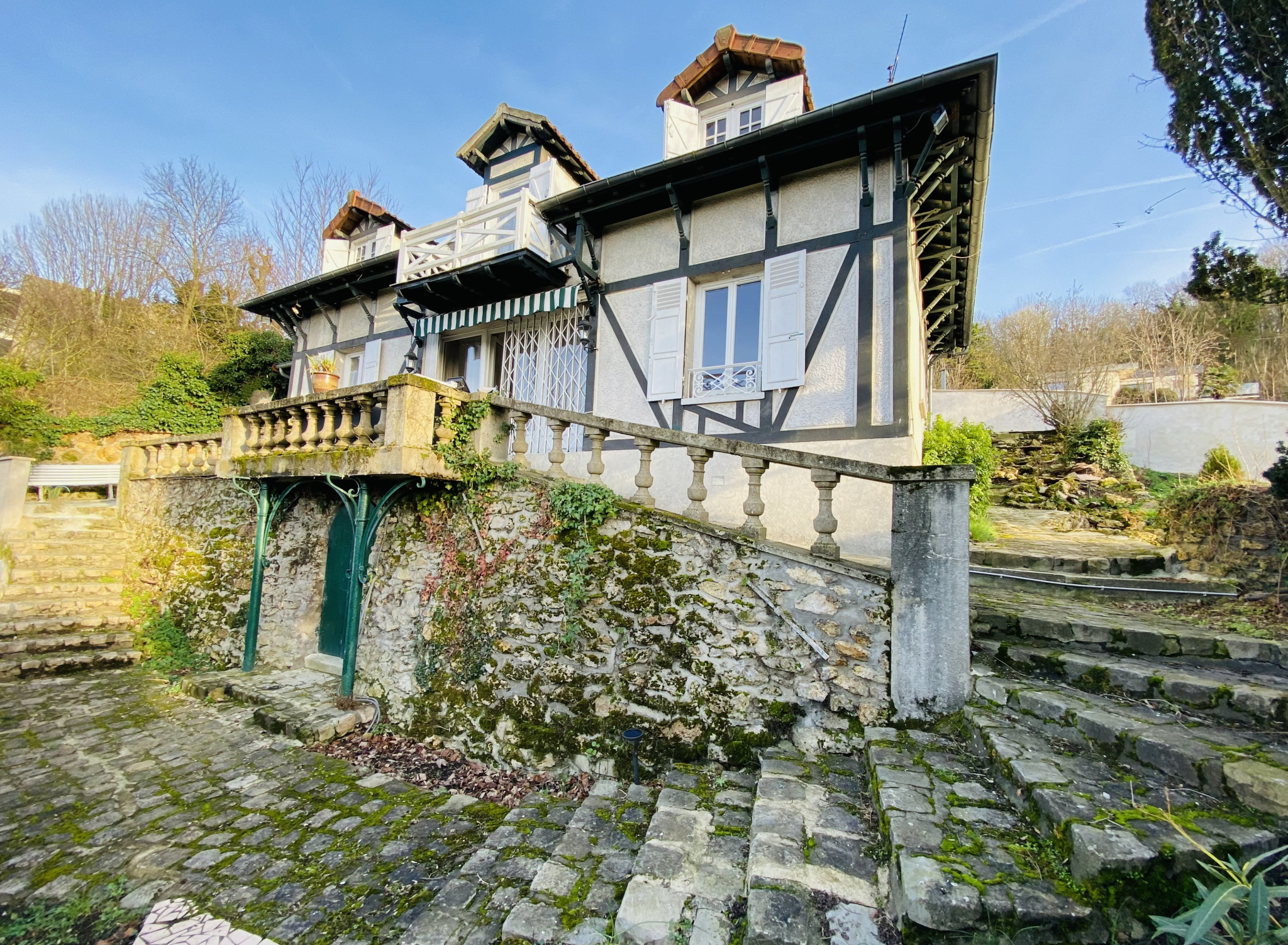Maison de caractère avec beaucoup de potentiel