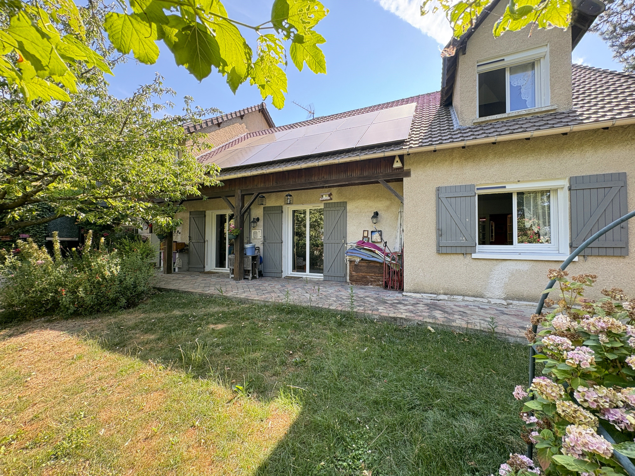 Maison avec jardin, au calme vue Paris