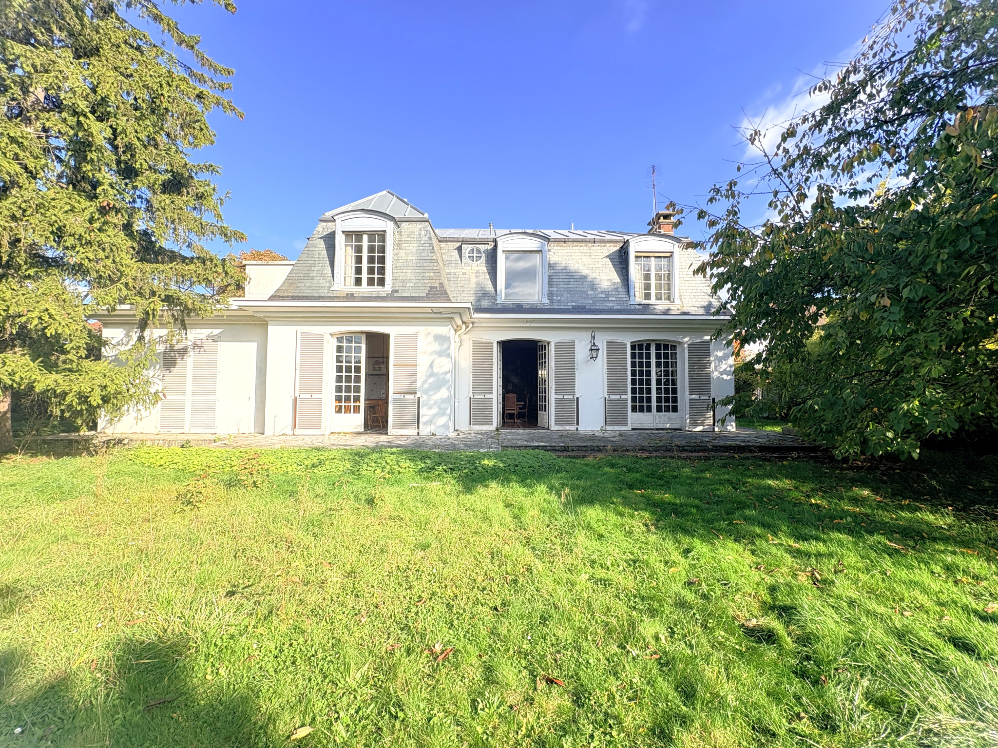 Maison de Maître au cœur des coteaux verdoyants